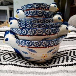 Nesting ceramic measuring cups